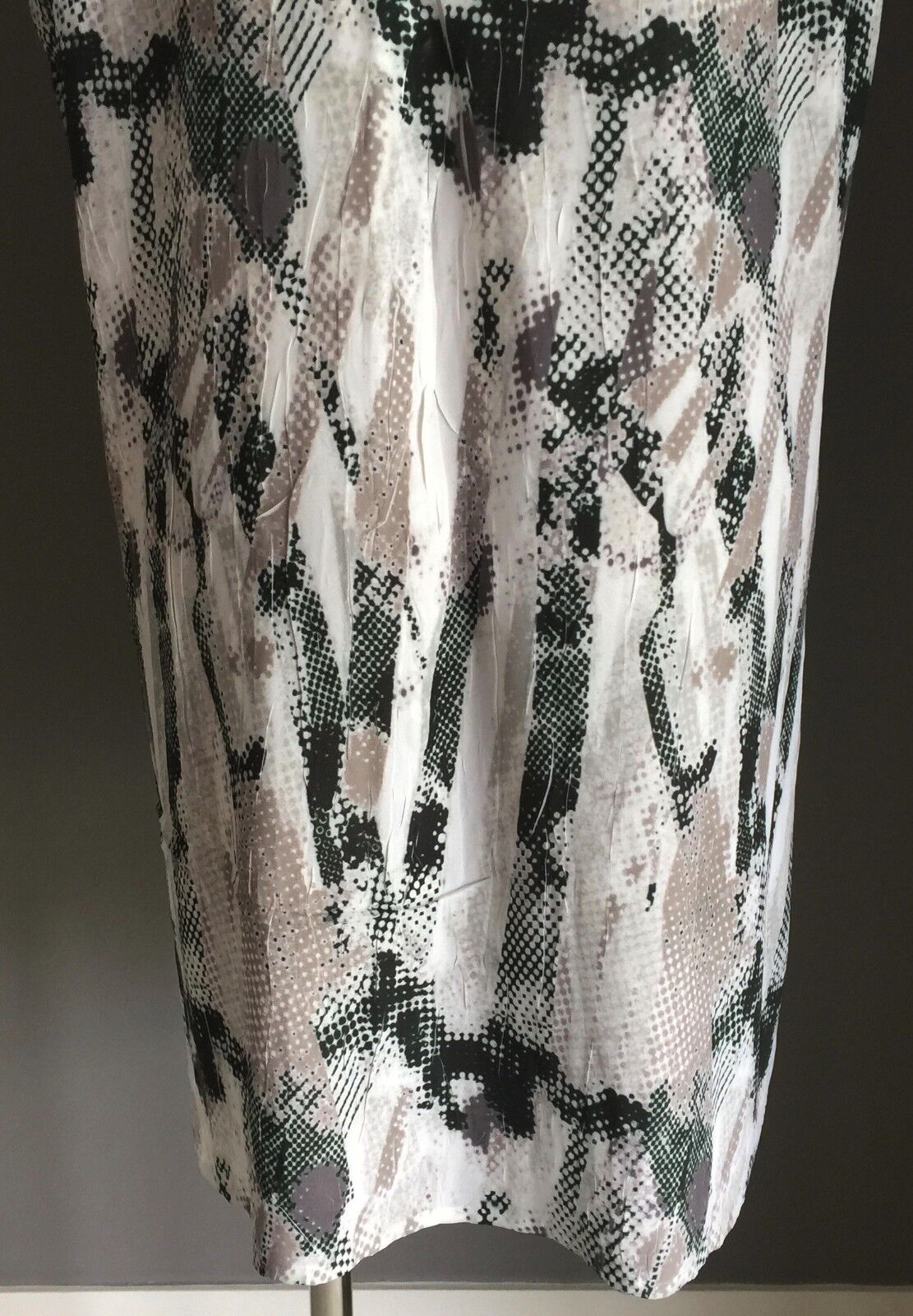 TAKING SHAPE TS Tunic Top Monochrome Short Sleeve Crinkle Plisse Blouse Size 14