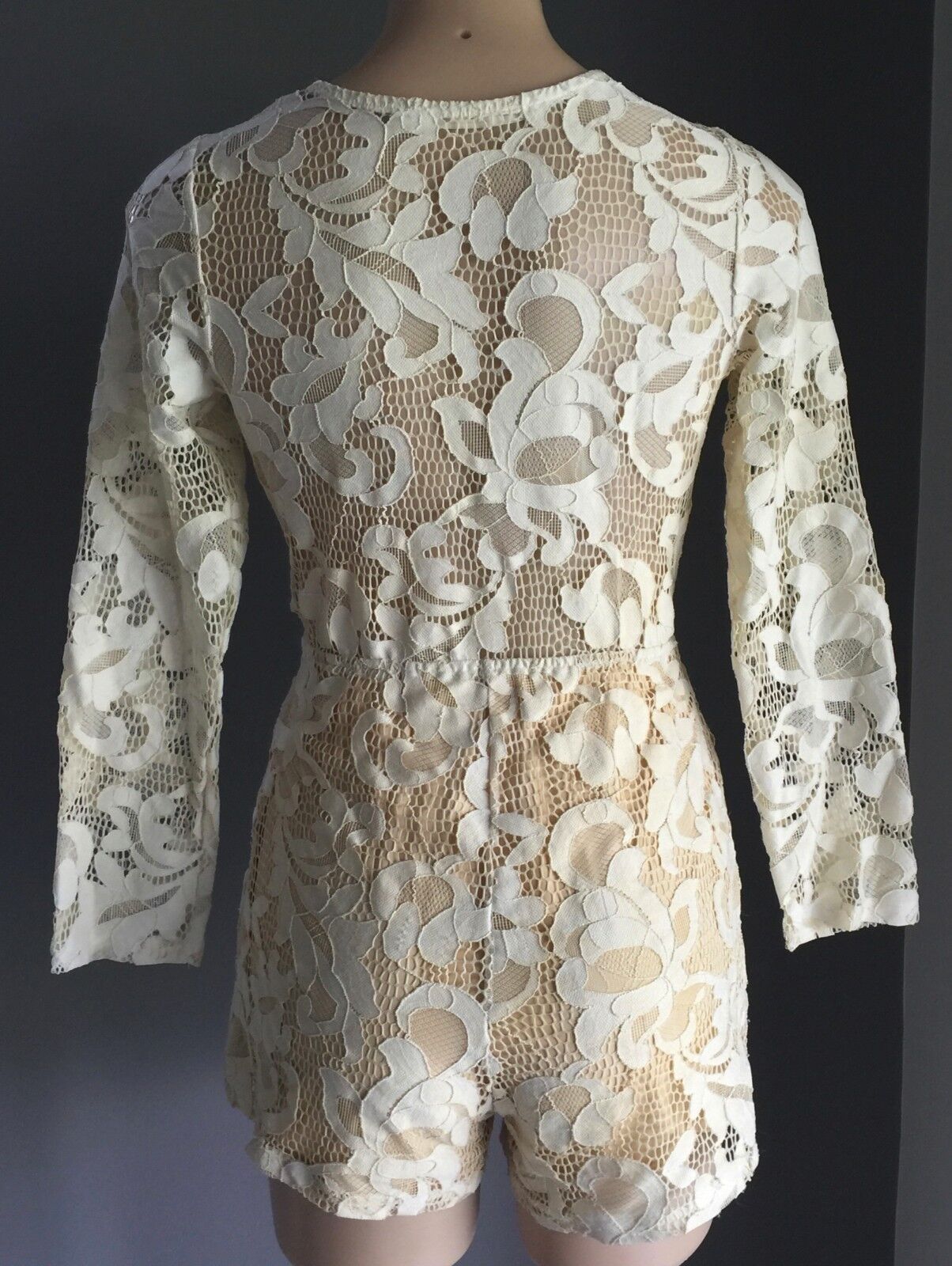 WINONA Romper Floral Cream Lace Wrap Around Playsuit Shortsuit Shorts Size 8 10