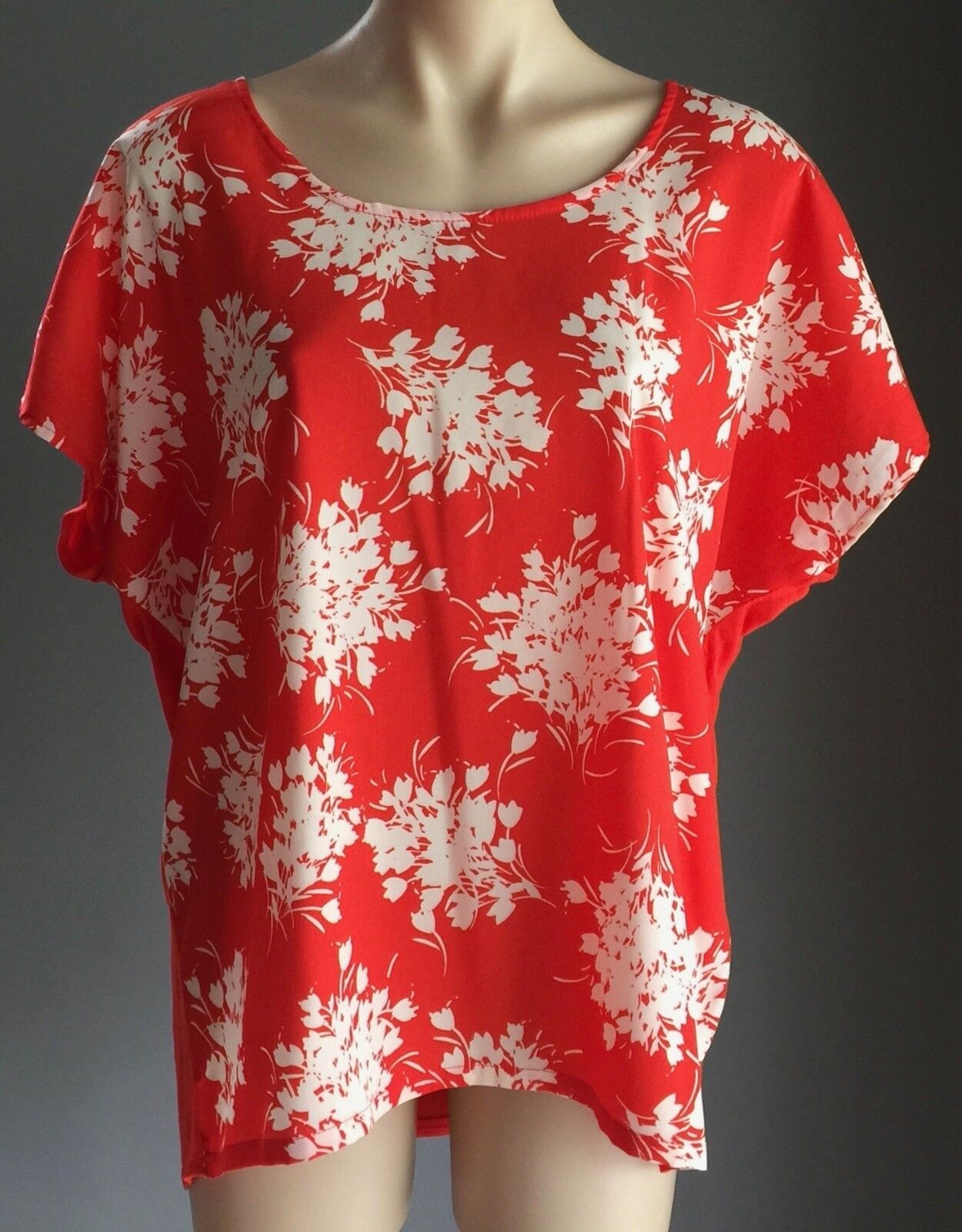 M&CO Dip Hem Top Coral & White Floral Print Cap Sleeve Ladies Plus Size 18 NEW
