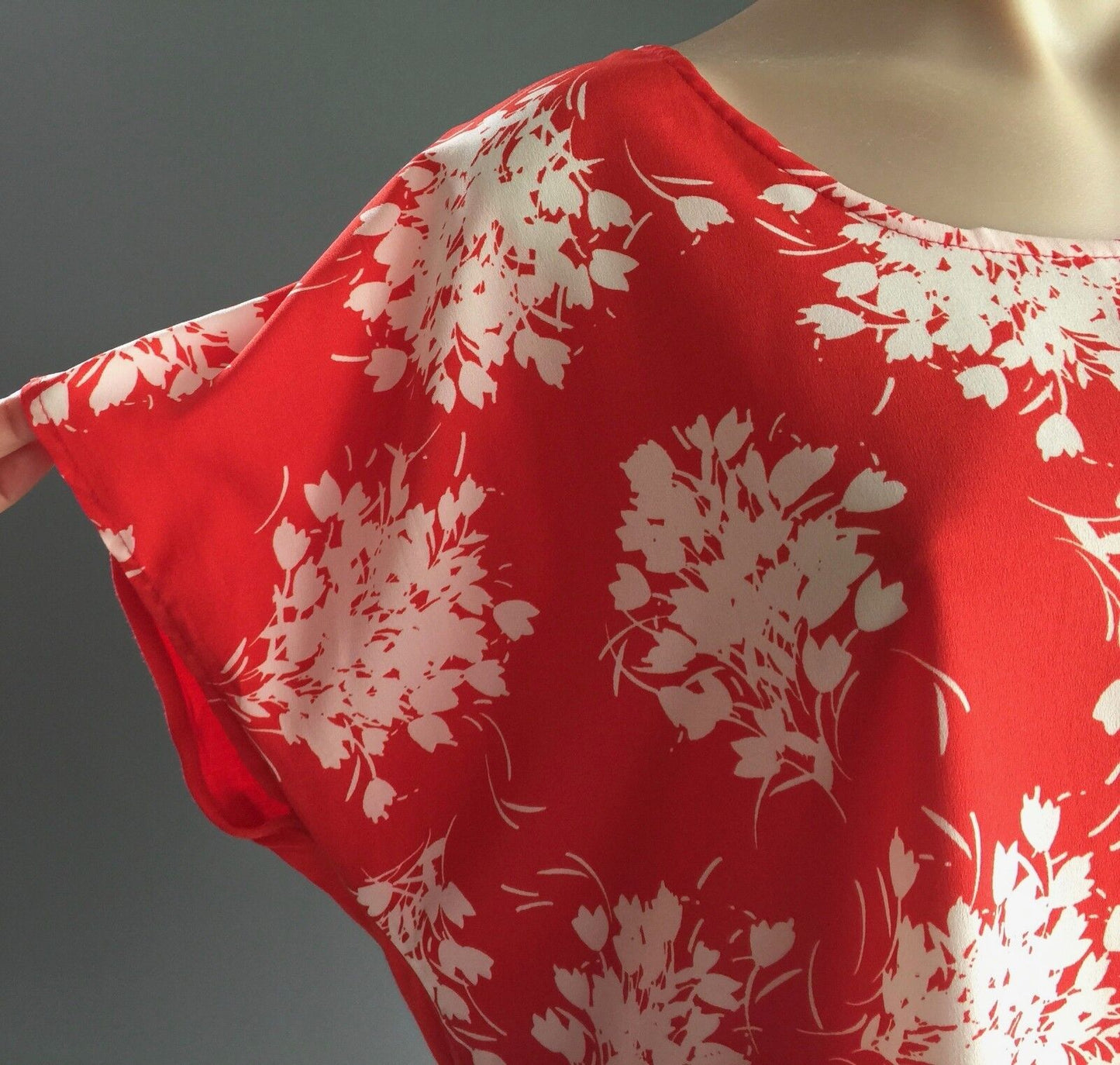 M&CO Dip Hem Top Coral & White Floral Print Cap Sleeve Ladies Plus Size 18 NEW