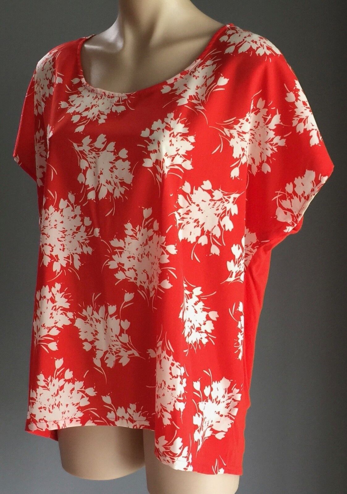 M&CO Dip Hem Top Coral & White Floral Print Cap Sleeve Ladies Plus Size 18 NEW