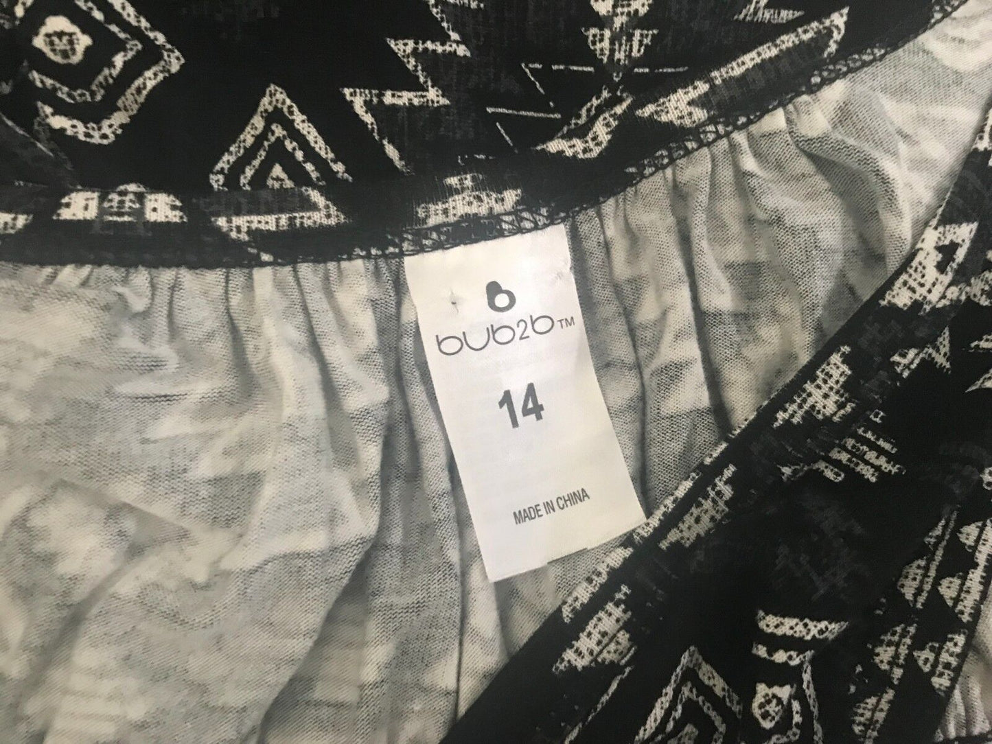 Maternity BUB2B Top Black Grey White Geo Print Sleeveless Blouse Size 14