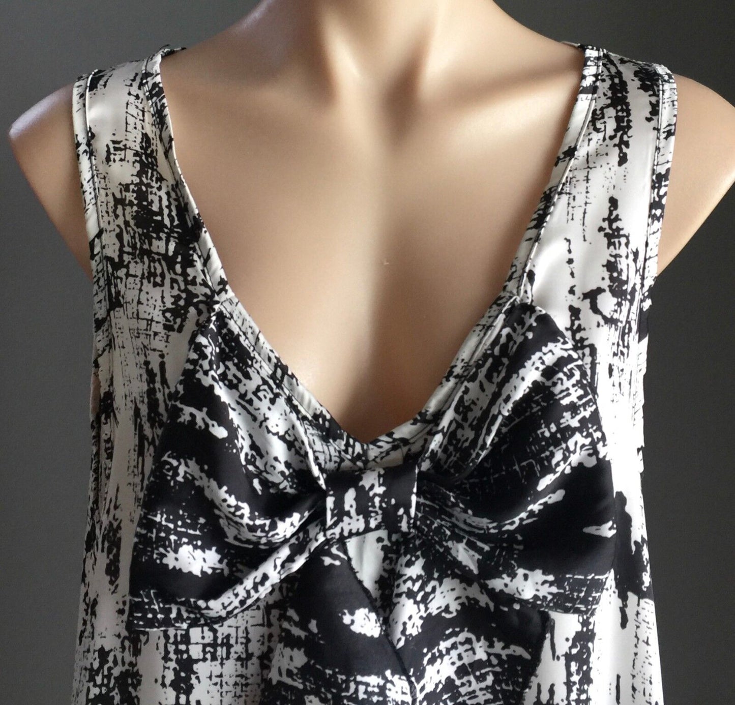 SES Trapeze Dress Top Black & White Abstract Print Sleeveless Ladies Size 14