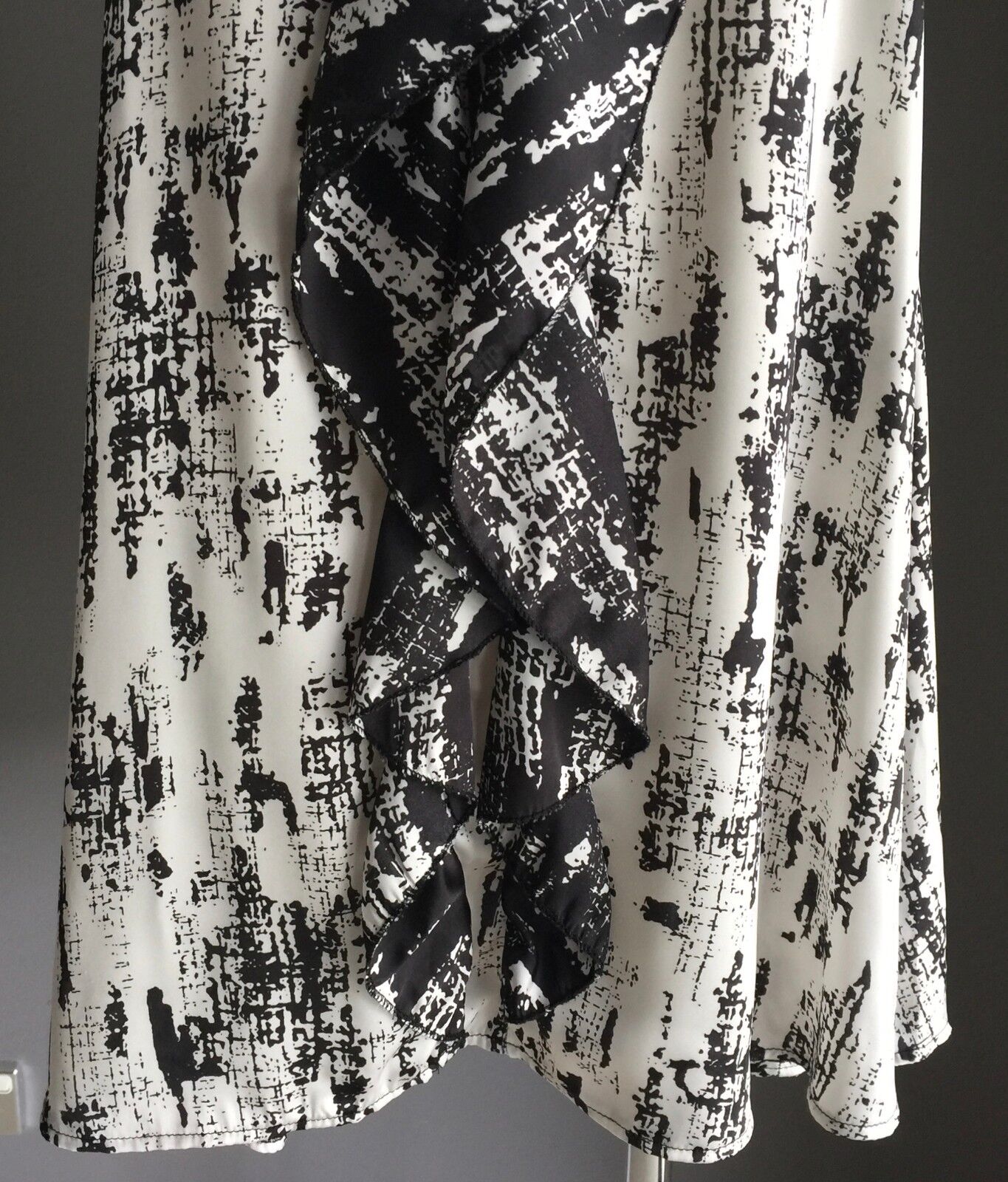 SES Trapeze Dress Top Black & White Abstract Print Sleeveless Ladies Size 14