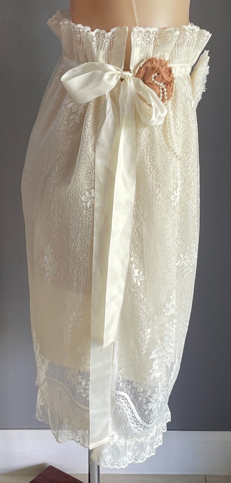 Handmade Skirt Off White Lace Gathered Waist Side Tie Size 12 14 Unique