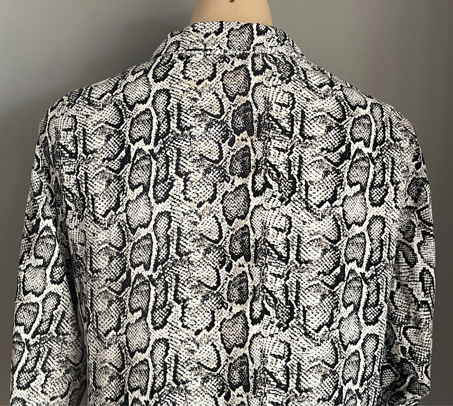 YOURBAN Shift Dress Black White Grey Taupe Python Snake Print Size M Collar