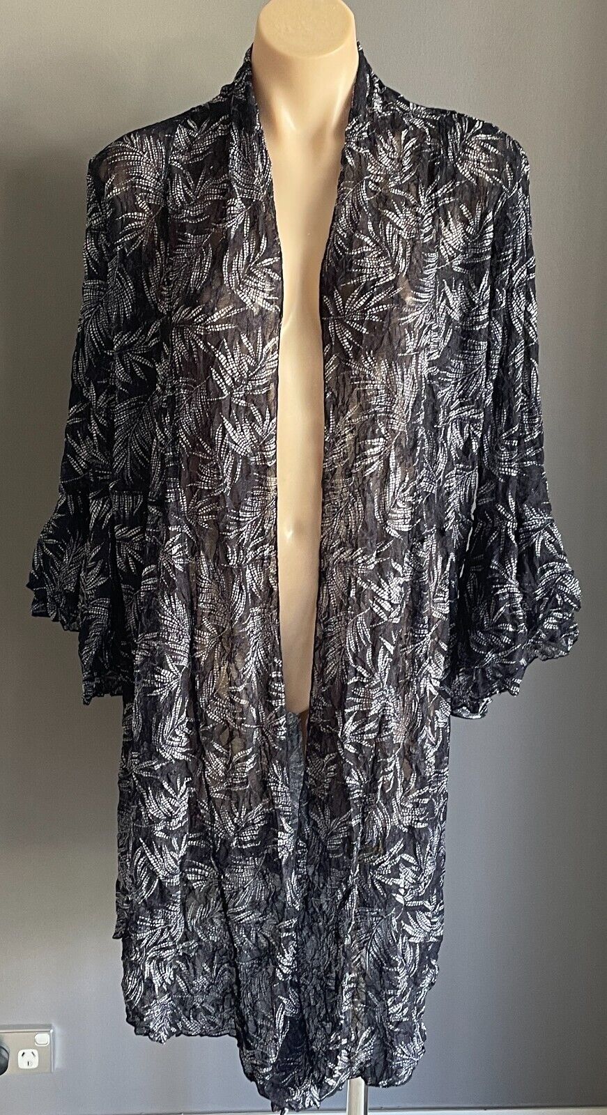 VIRTUELLE Duster Coat Blue & White Print Wrinkle Look Net 3/4 Sleeve Size XXS 12