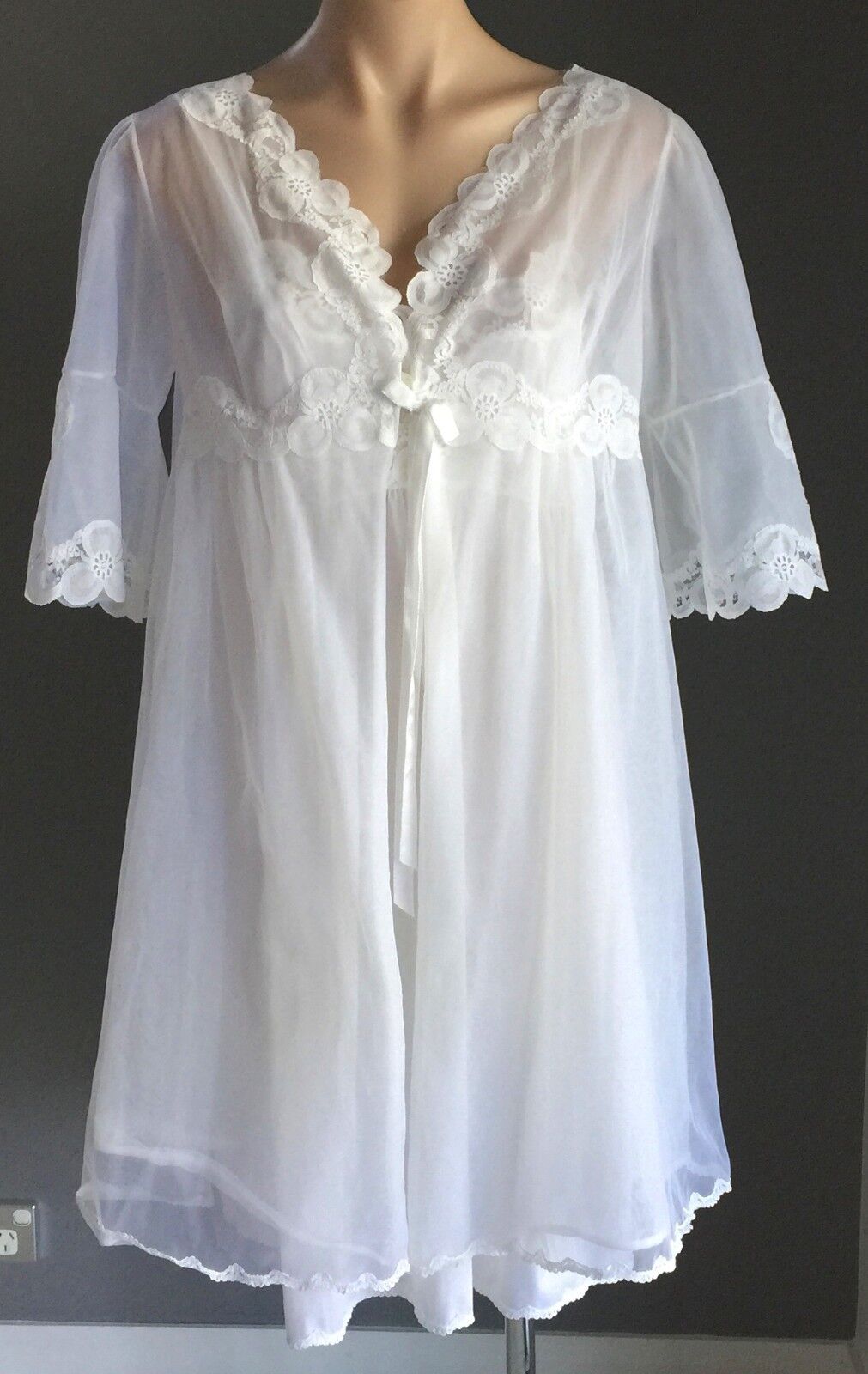 Vintage Set OSTI BRI NYLON White Dressing Gown Robe & Nightie Set Size 36 10