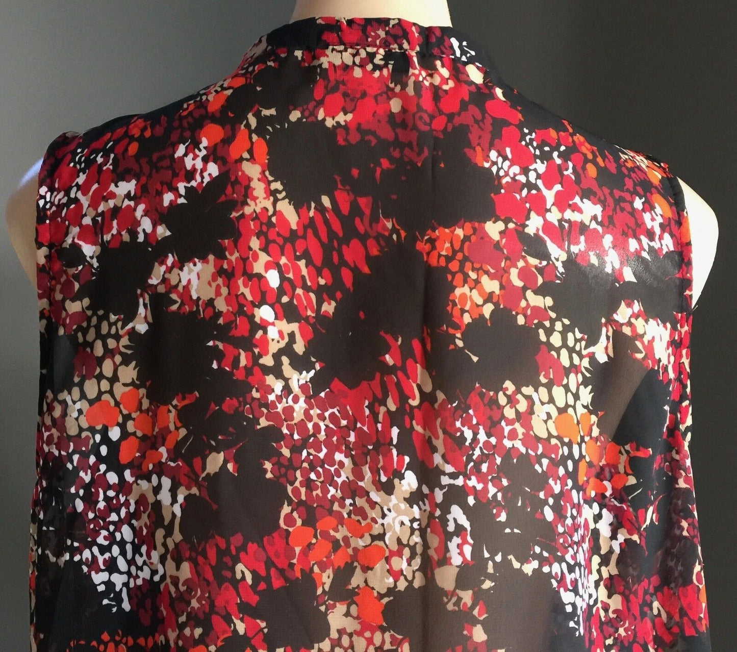 LILLY & LOU Multi Colour Print Sleeveless Overlay Blouse Ladies Plus Size 18 NEW