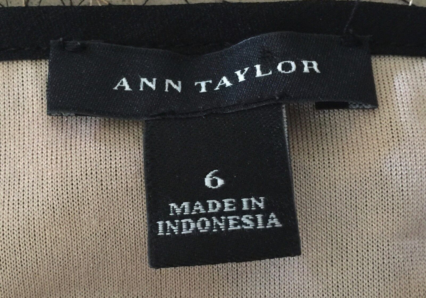 ANN TAYLOR Top Cap Sleeve Animal Print Feathered Jacquard Top Ladies Sz 6 8 NEW