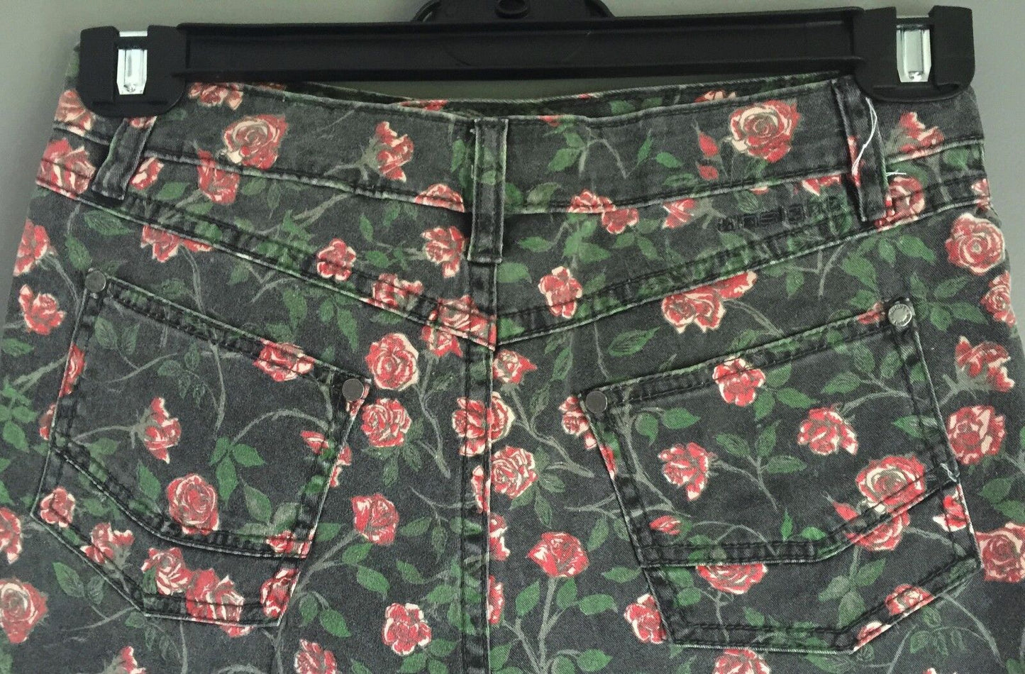 INSIGHT Shorts Multi Coloured Floral Frayed Edge Short Shorts Ladies Size 8 NEW