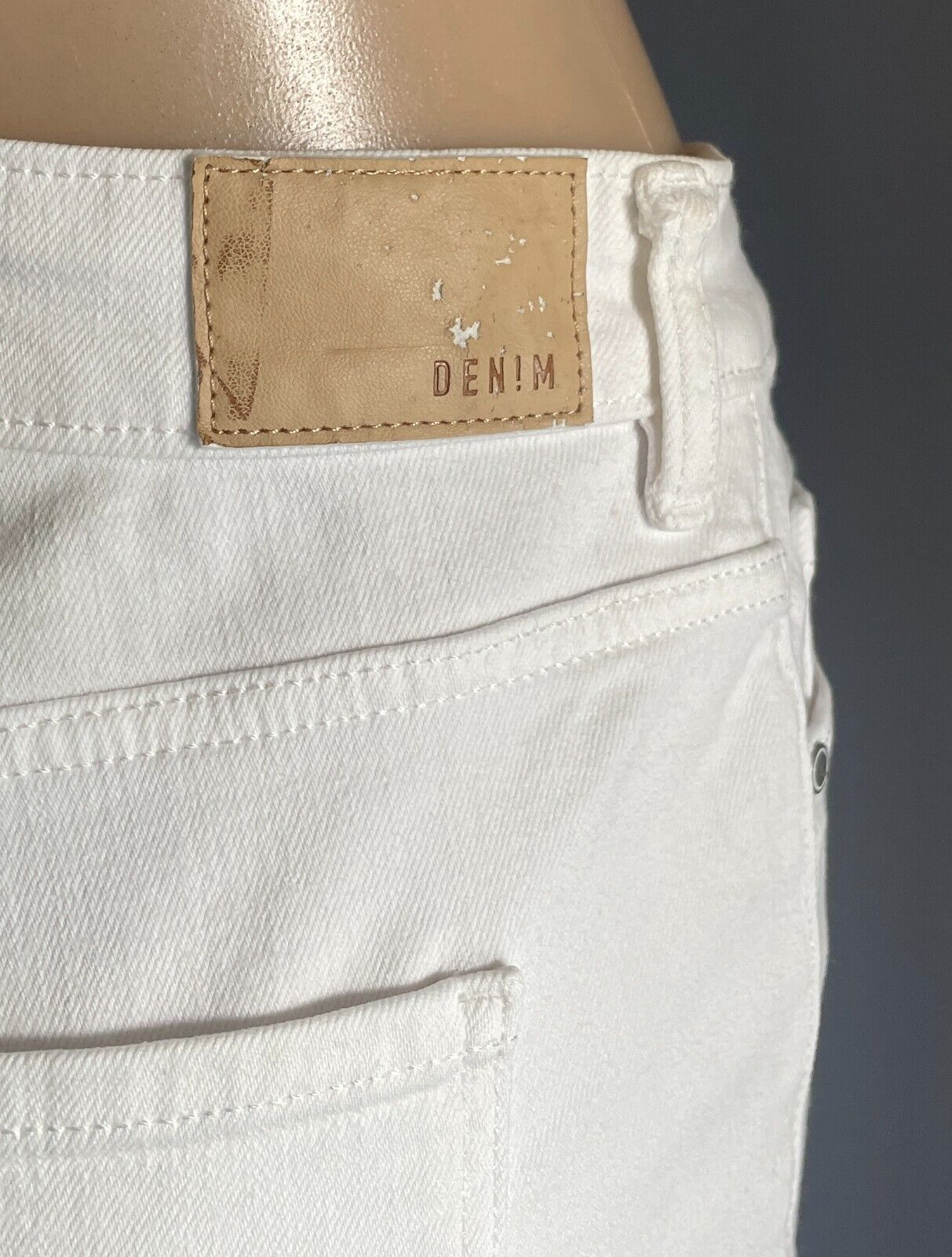 TARGET Shorts White Denim Cuffed Leg Cotton Elastane Fabric Size 10