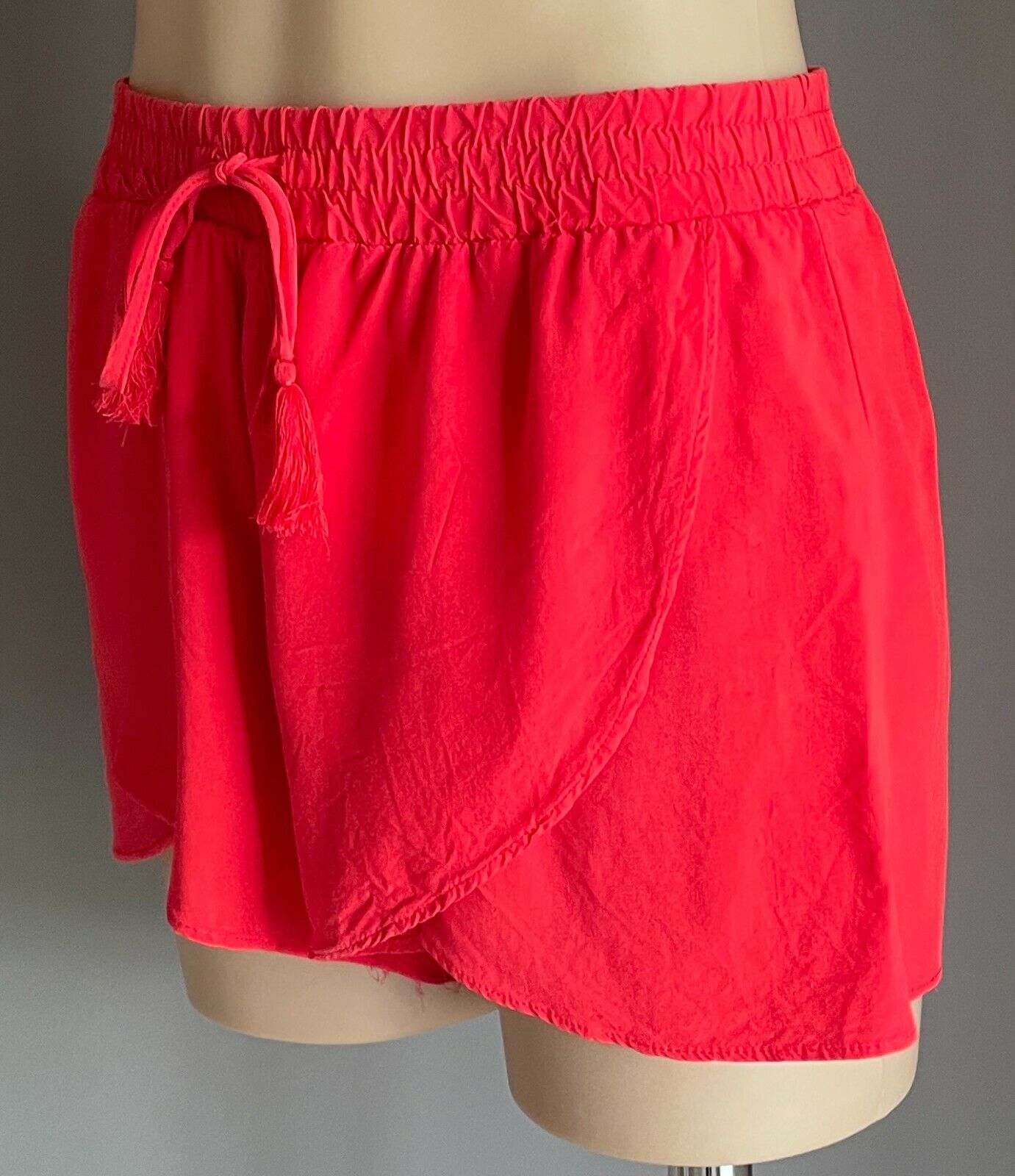 COTTON ON Shorts Red Elastic Waist Double Layer Petal Hem Ladies Size 10 NEW