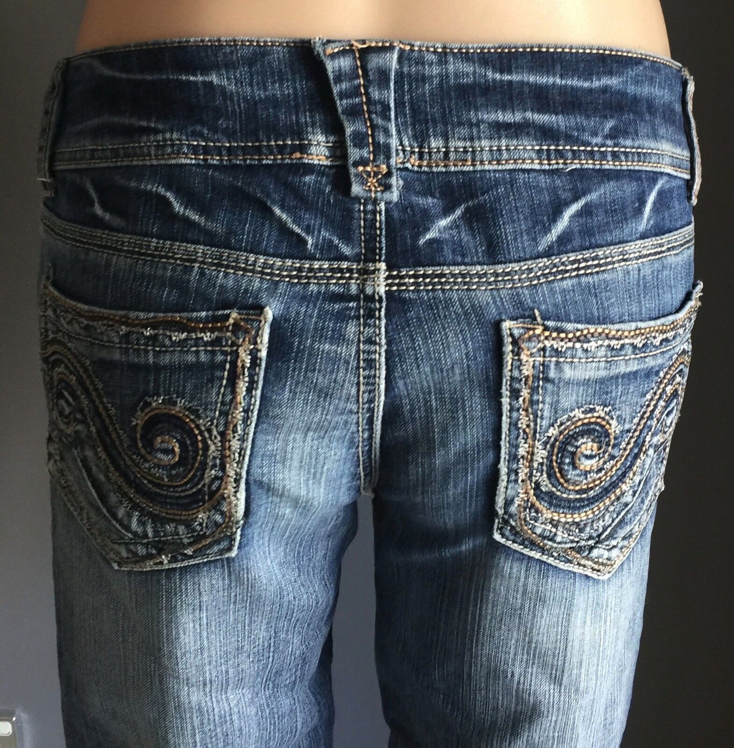 MOSSIMO SUPPLY CO Shorts Hipster Blue Denim Skinny Long Leg Whiskers Size 9 10