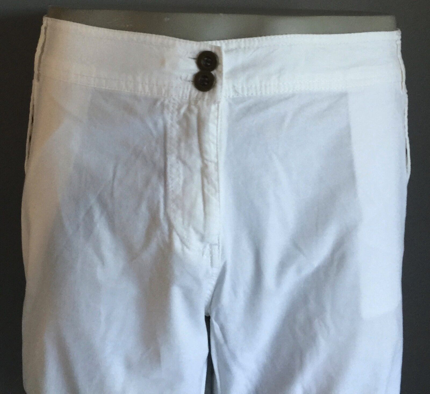 SUZANNE GRAE Shorts White Casual Cuffed Leg Shorts Ladies Plus Size 18 NEW