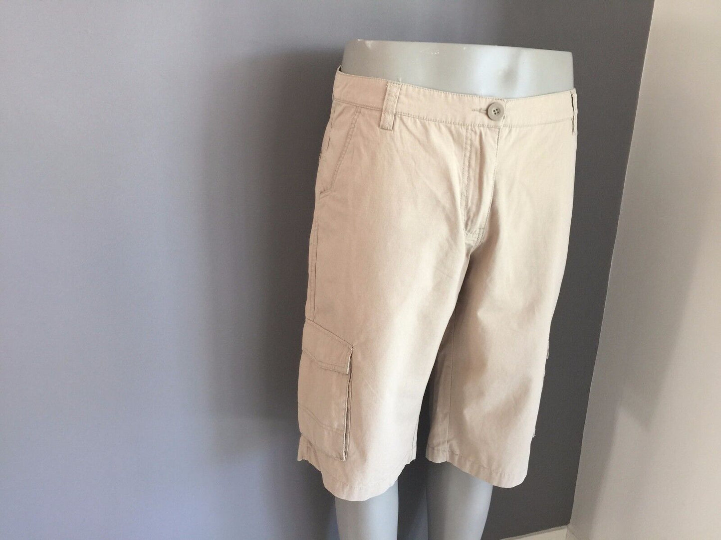 CAPE LIFESTYLE Cargo Shorts Cotton Stone Colour Ladies Size 16 NEW