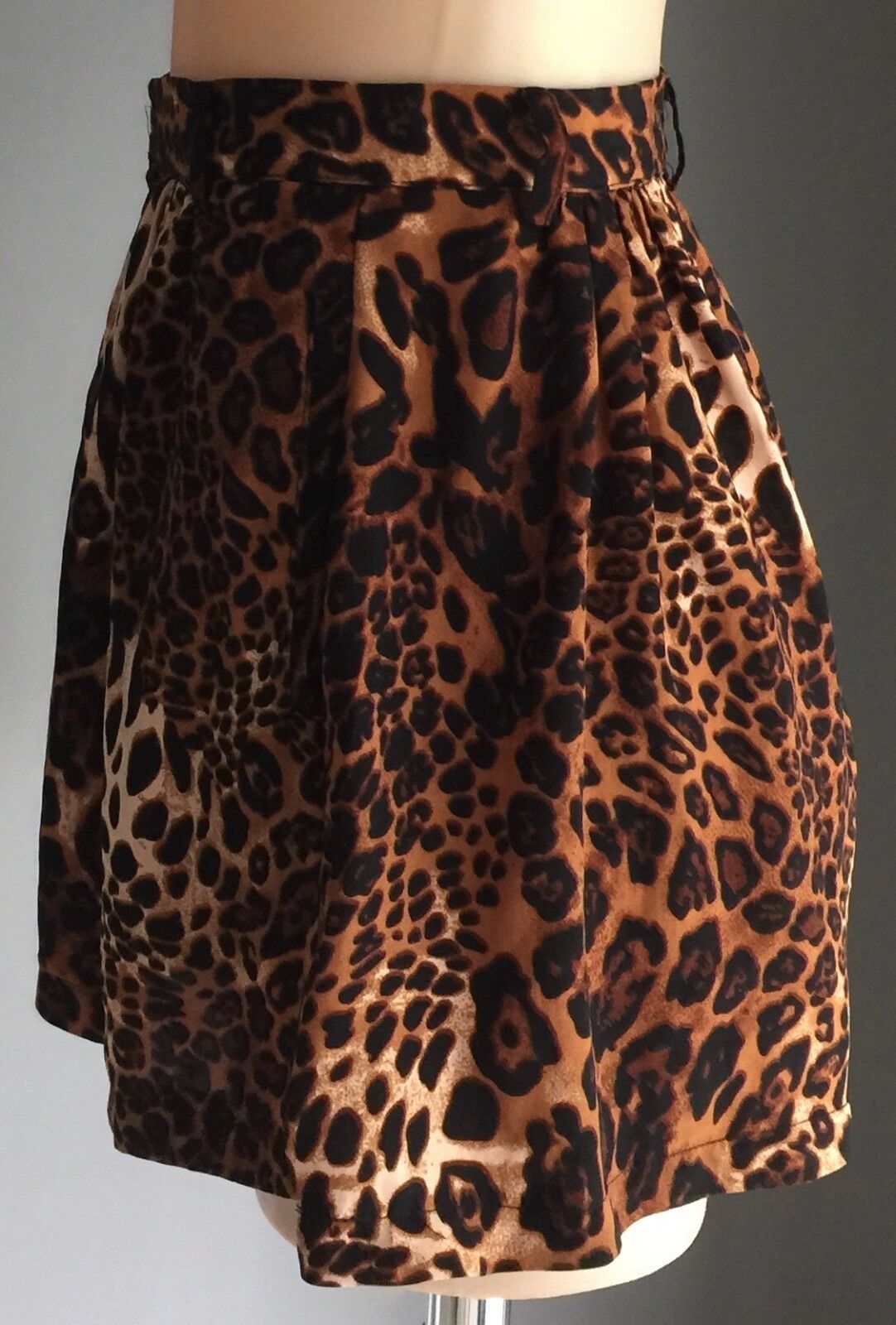 LARA Shorts Brown & Black Animal Print Pleated Shorts Ladies Size 8 10 Beautiful