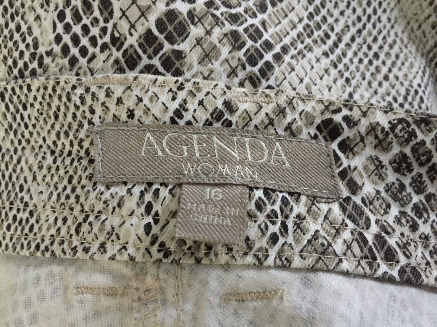 Size 16 Jeans AGENDA WOMAN Pants Python Snake Print Stretch Straight Gorgeous