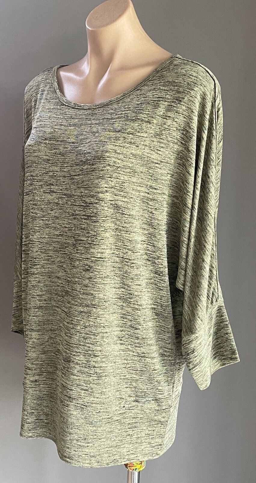 W LANE Top Chartreuse & Black Marl Slinky Style Size L 14 3/4 Dolman Sleeves