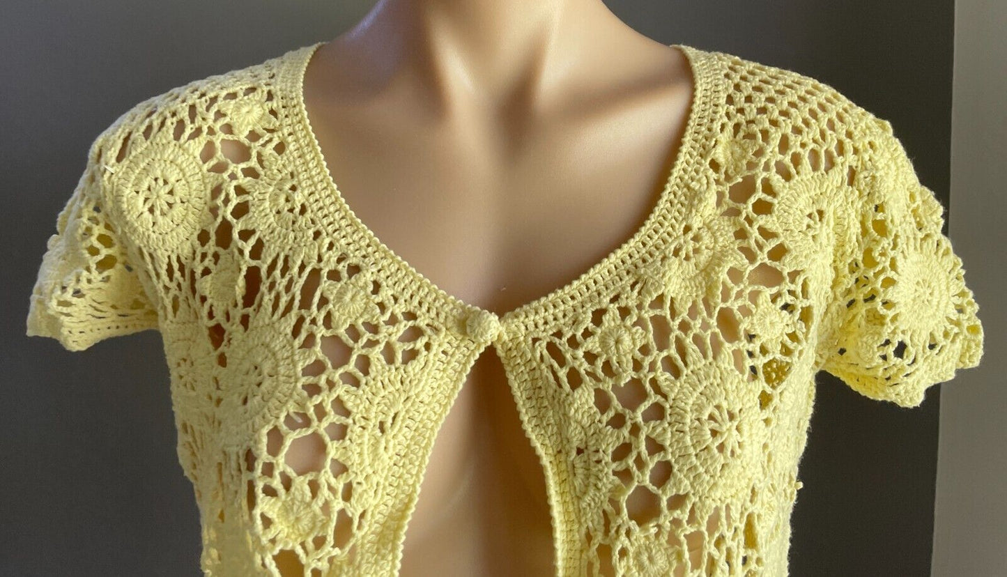 W LANE Cardigan Crop Yellow Crochet Knit Short Sleeve Open Top Shrug Sz M 10 12