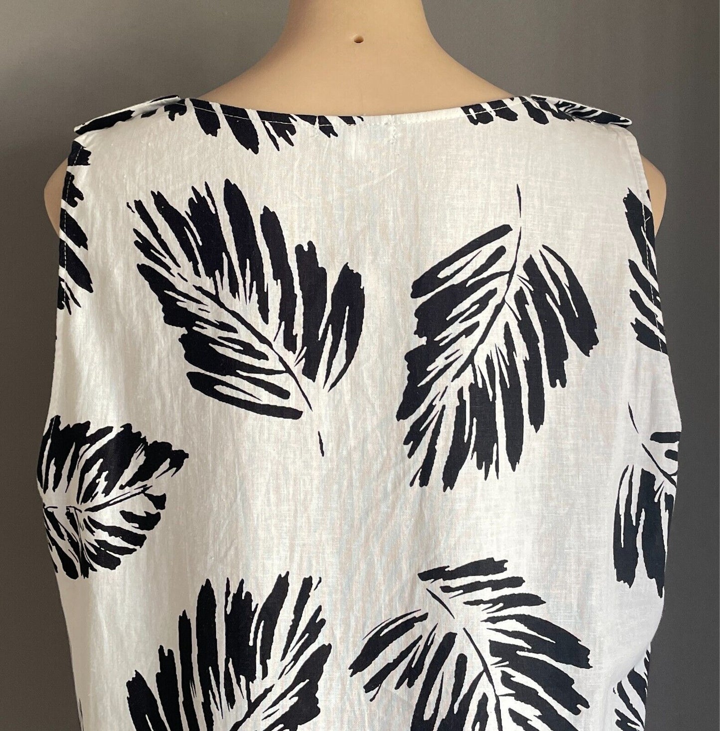 W LANE White Linen Top Blouse Black Fern Size 16 Sleeveless Button Trim NEW