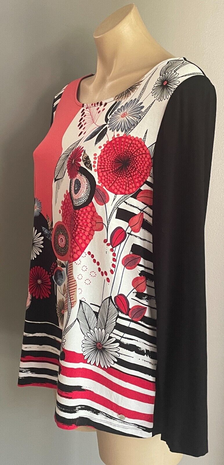 W LANE Top Long Sleeve Stretch Floral Black White Coral\ Red Blue Size M 12