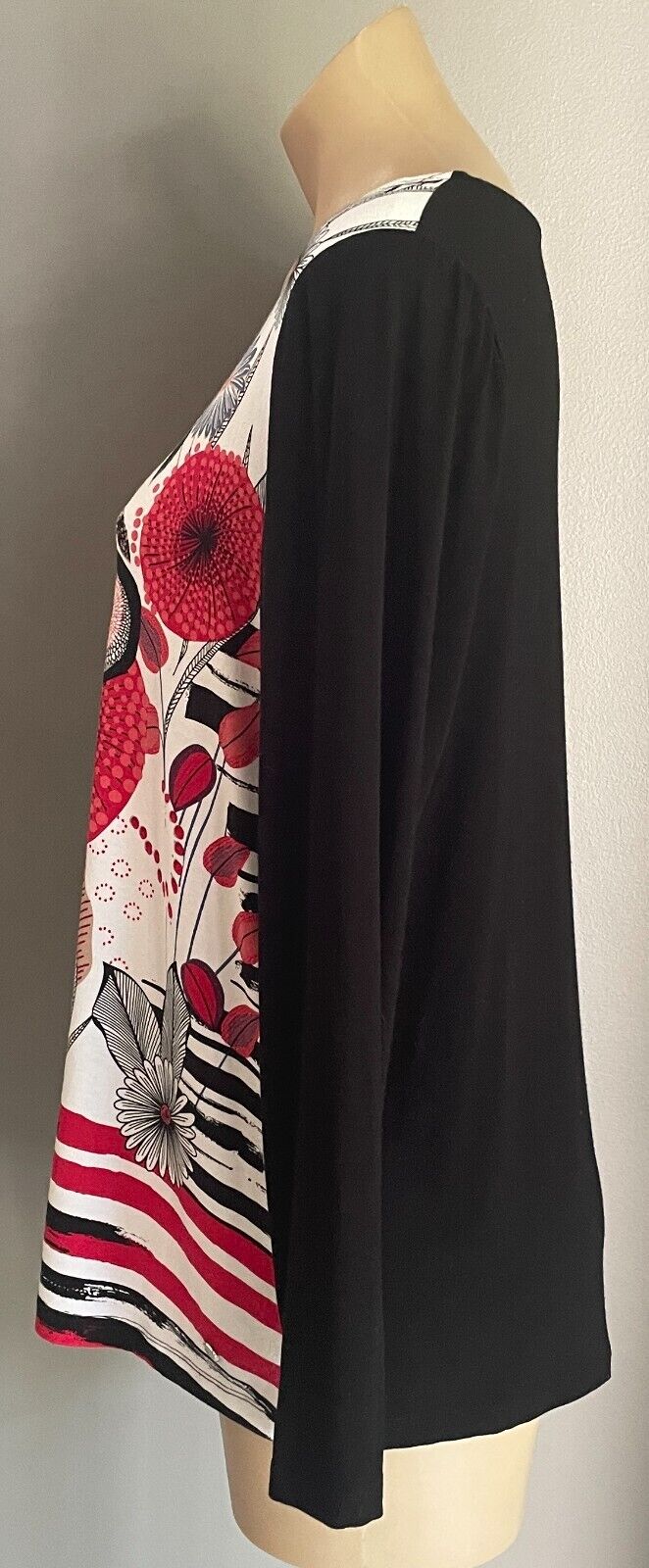 W LANE Top Long Sleeve Stretch Floral Black White Coral\ Red Blue Size M 12