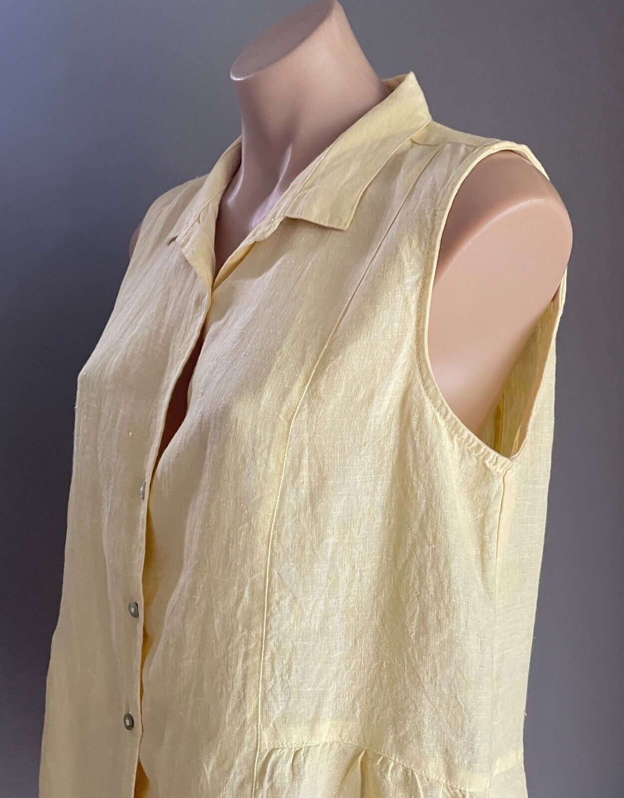 W LANE Linen Sleeveless Shirt Pale Yellow Top Size 12 Button Front Collar Blouse