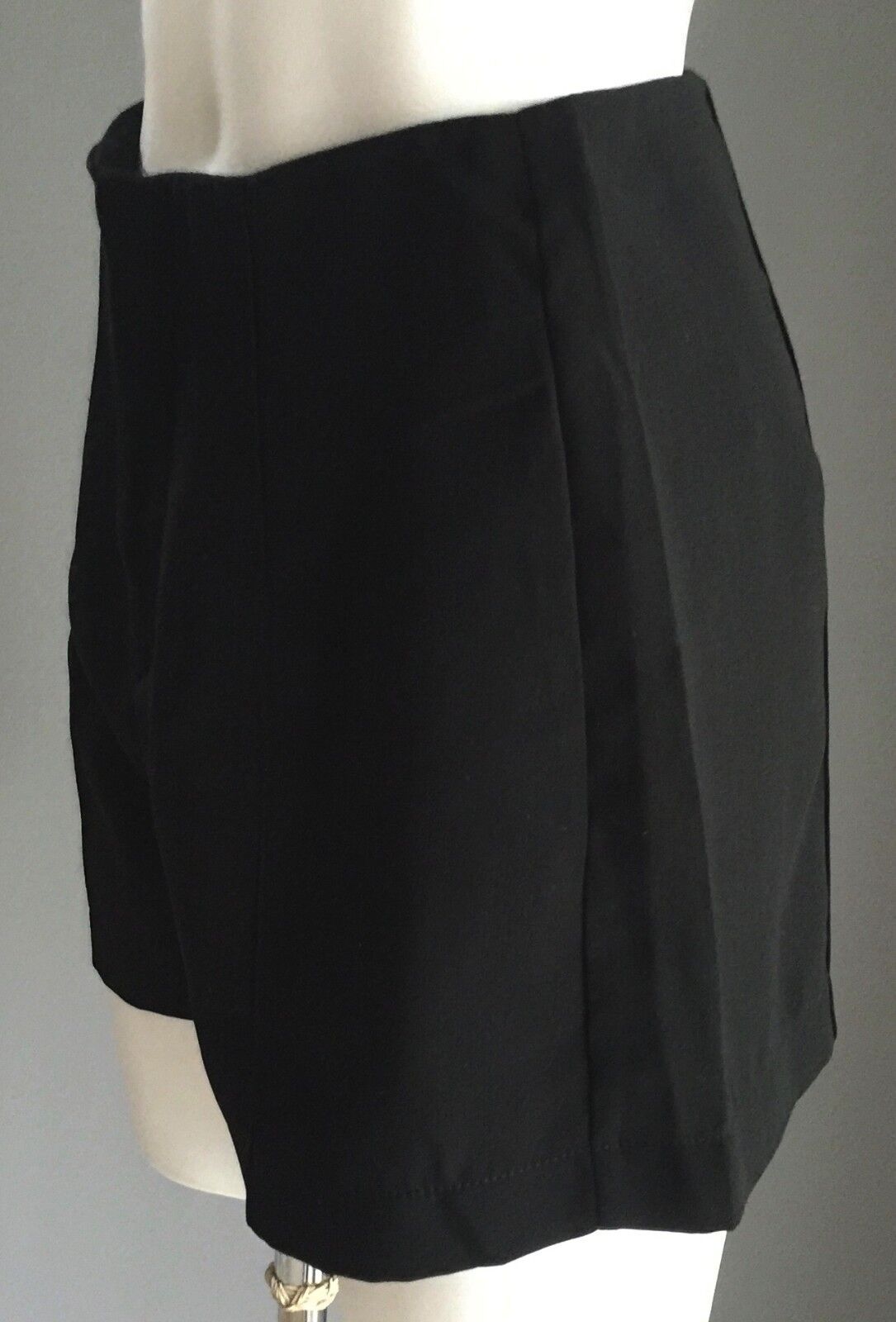 ALLY Shorts Black Dressy Shorts Ladies Size 8 So Gorgeous