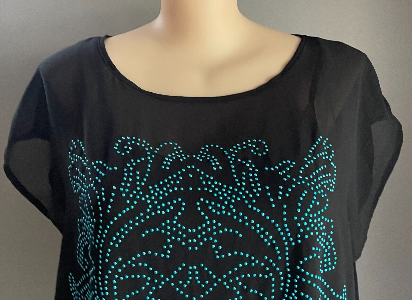 LILLY & LOU Black Short Sleeve Overlay Top Blue Studs + Cami Plus Size 18 NEW
