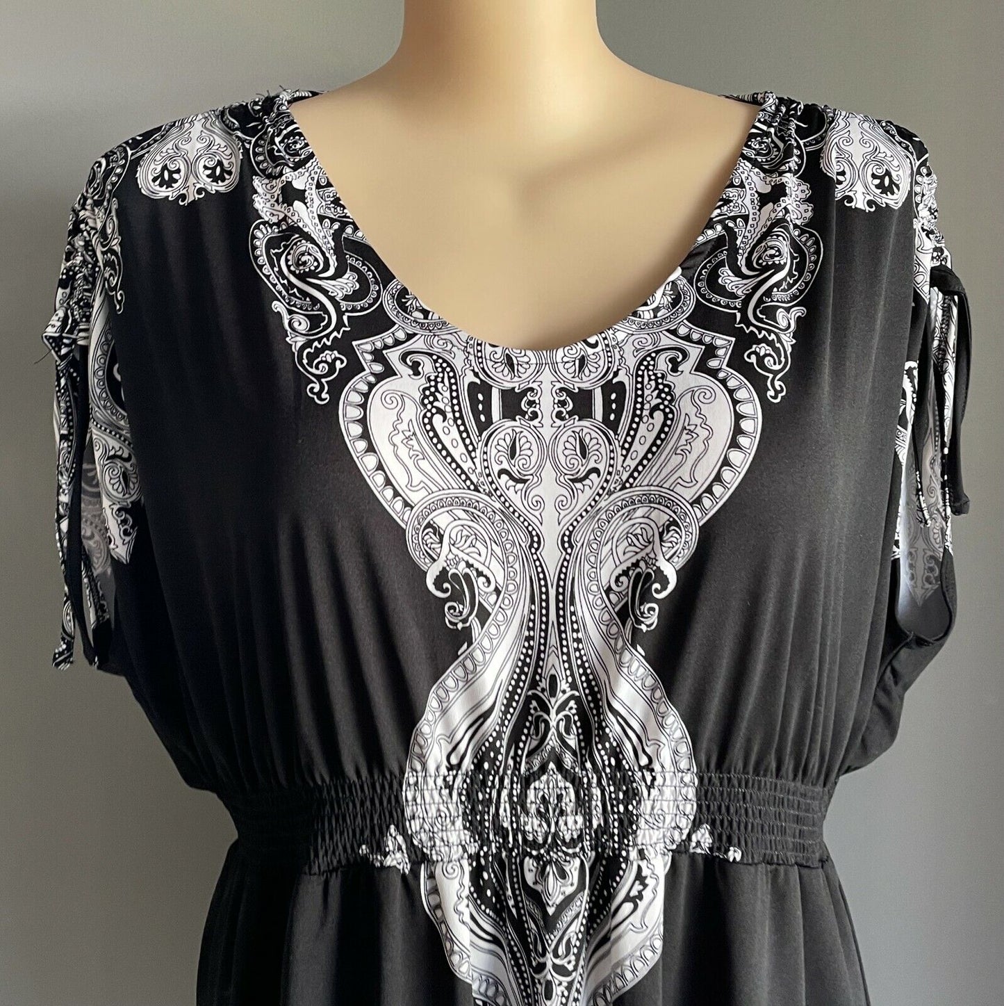 MILLERS Dress Black & White Print Sleeveless Elastic Waist Plus Size 22 NEW