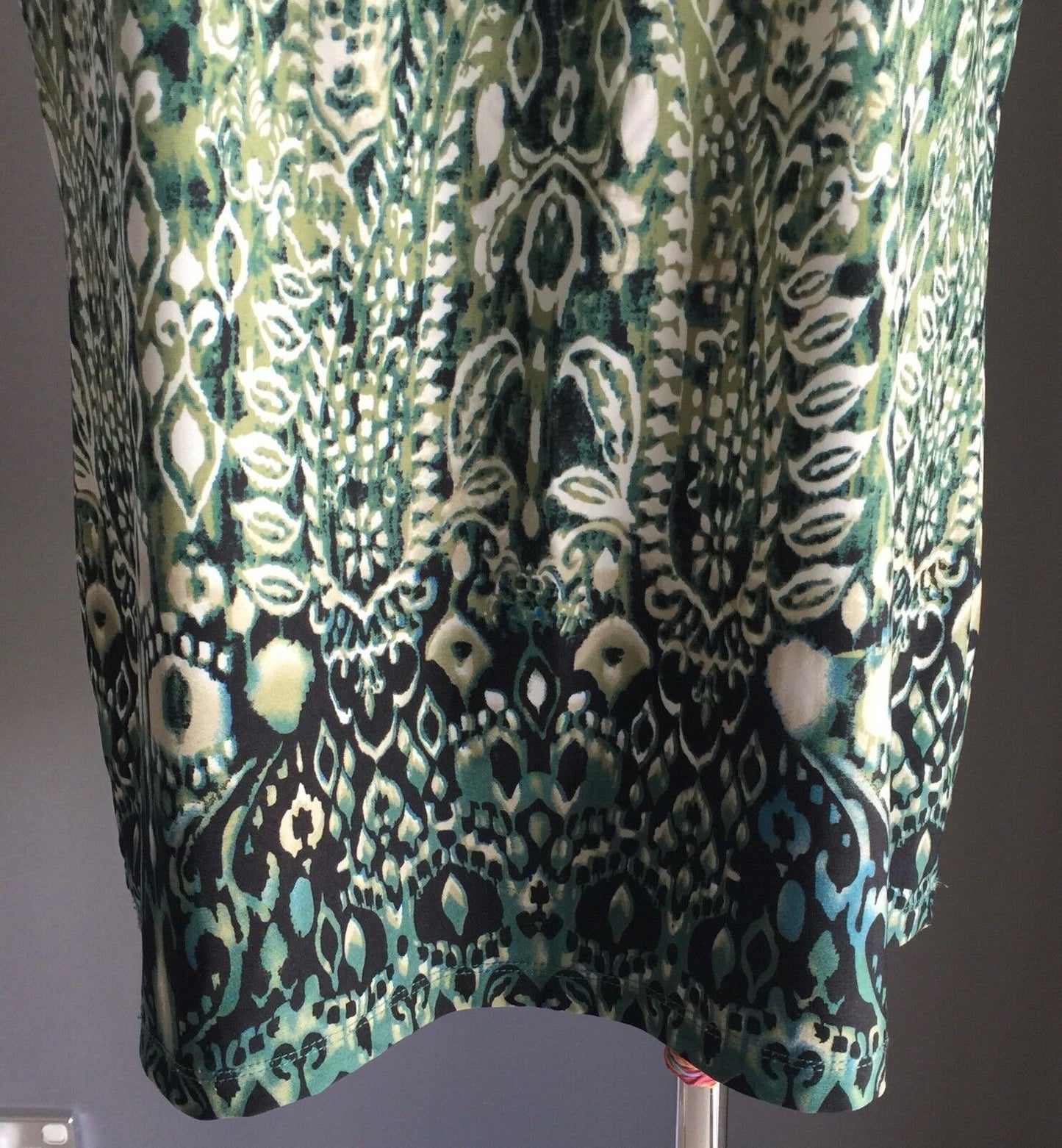 MILLERS Top Tank Green Khaki & White Print Sleeveless Tee Plus Size 18