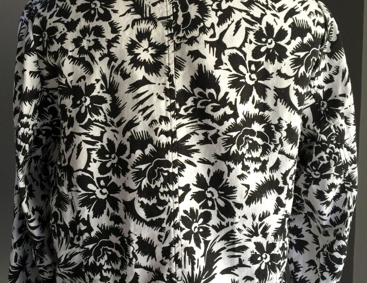 MILLERS Denim Jacket Black White Linen Blend Floral Print Ladies Sz 12 Gorgeous