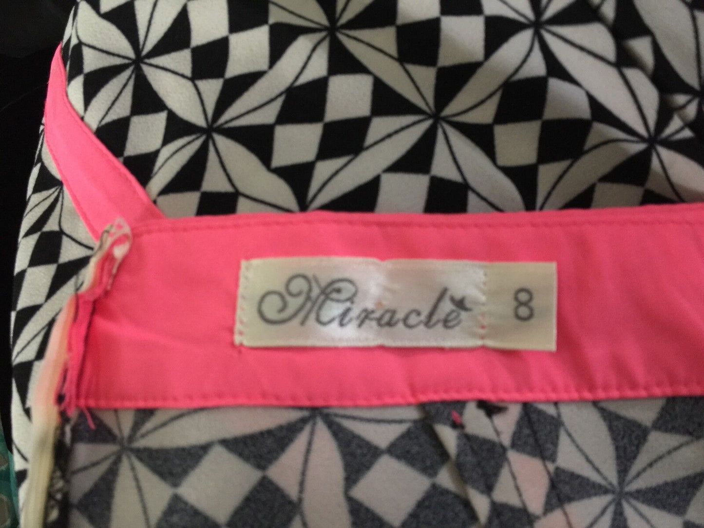 MIRACLE Shorts Black White Geo Print High Waist Pink Trim Ladies Size 8 10 NEW