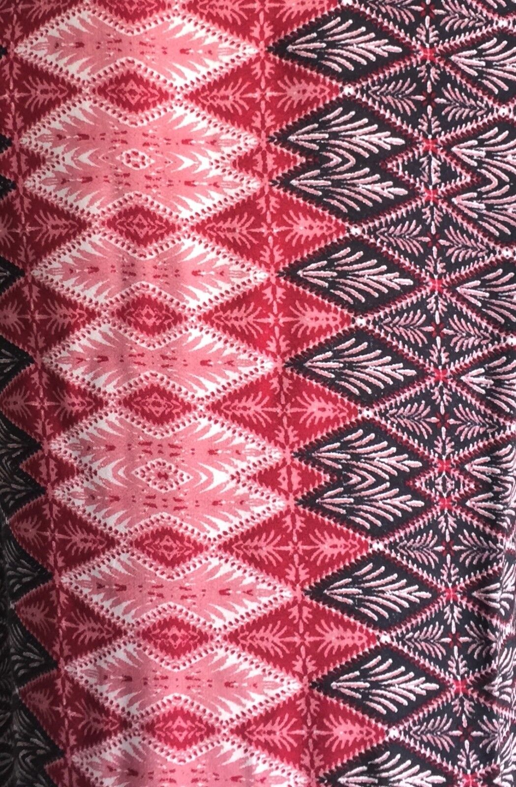 WISH Dreamweaver Tunic Top Colourful Print Short Sleeve Cutout Size M 12 NEW