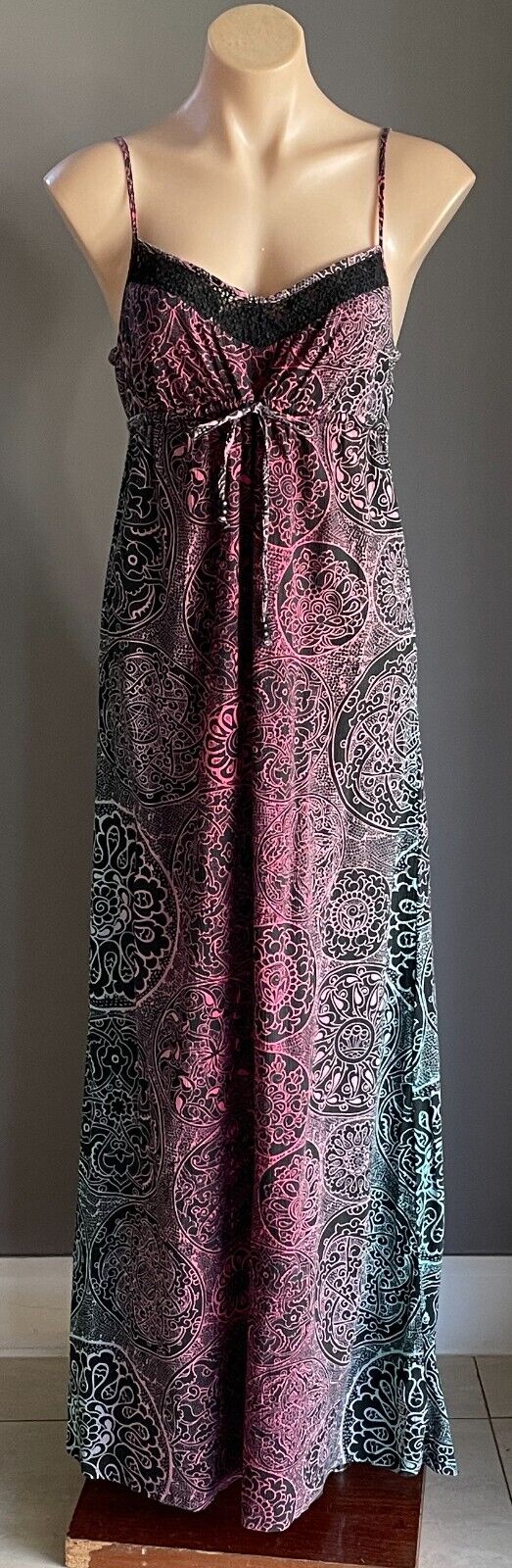 BILLABONG Maxi Dress Shades of Pink Green Black Print Sleeveless Ladies Size 10