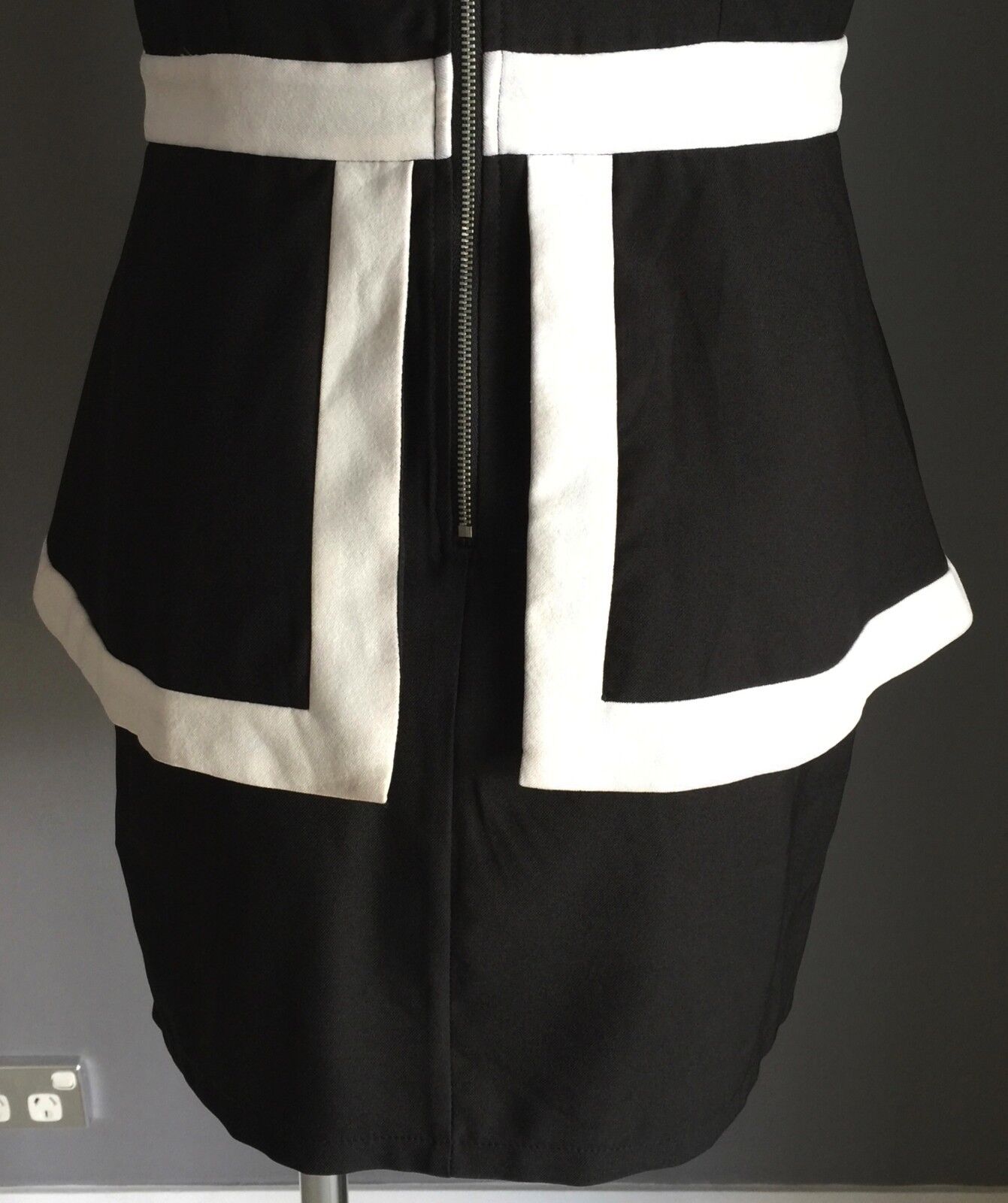 DOTTI Dress Black & White Peplum Waist Frock Ladies Size 10 Gorgeous New