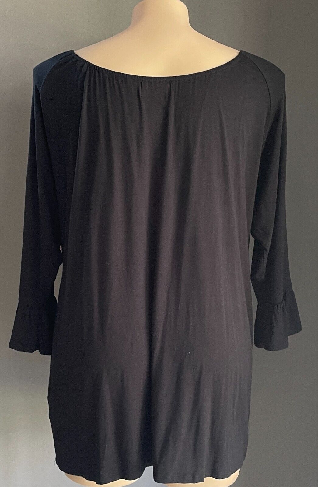 SARA Black Blouse Elastic Scoop Neck 3/4 Ruffle Trim Sleeve Plus Size 22 Stretch