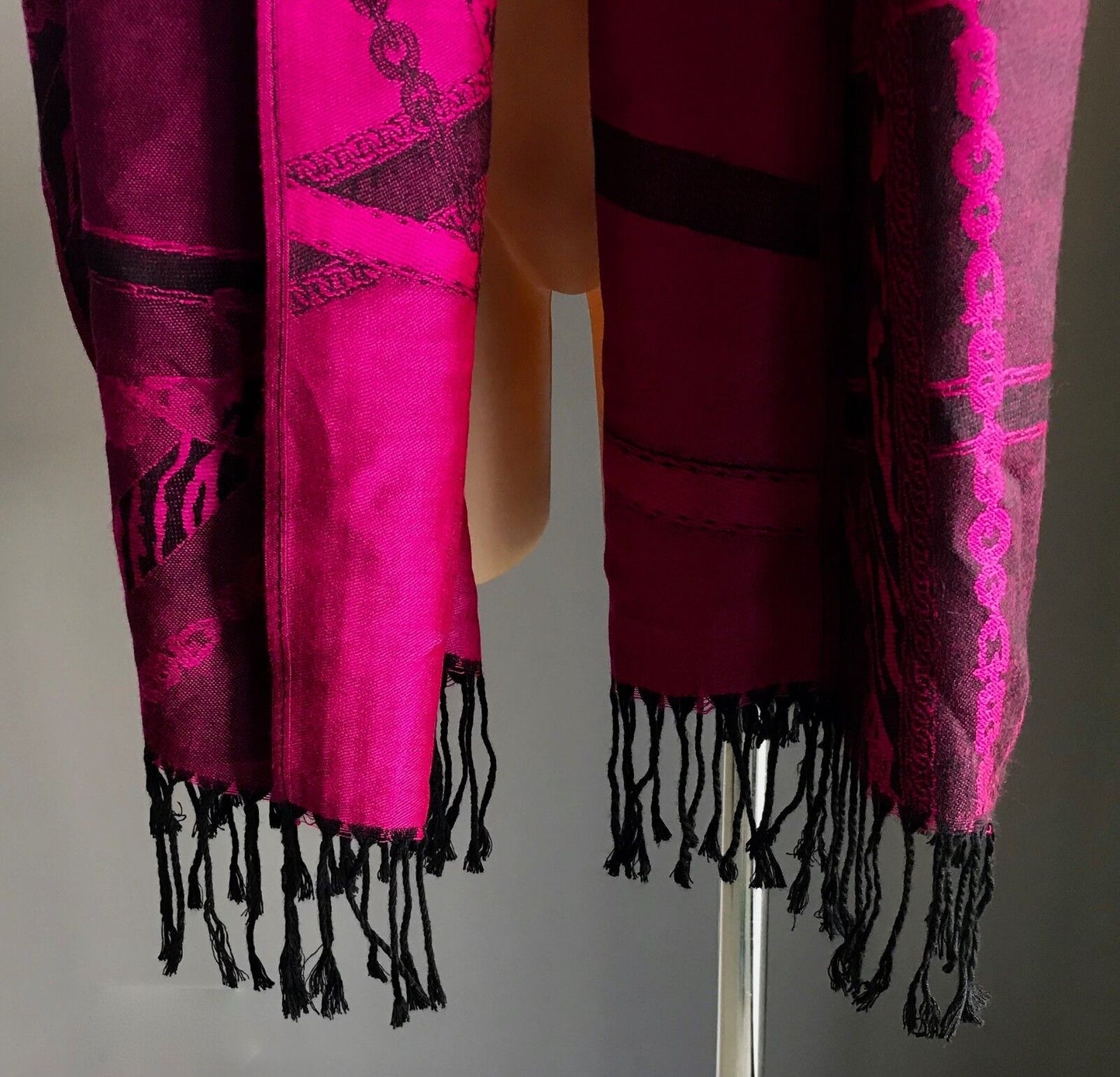 Reversible Ladies Shawl Scarf Cerise & Black Fringed Print Rectangle Red Pink
