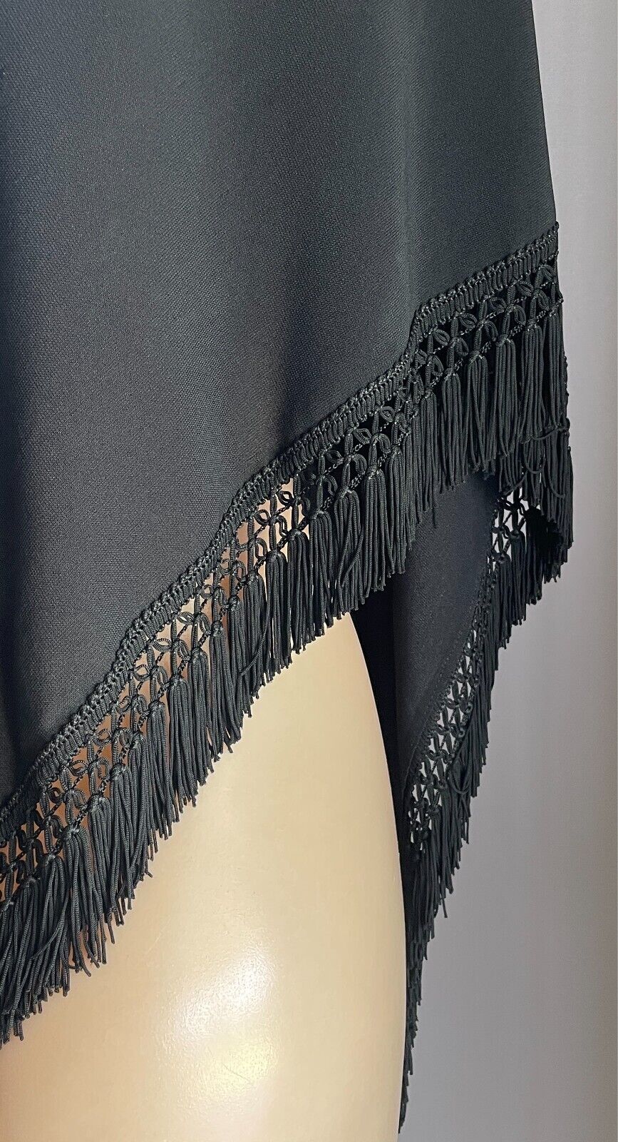 TRIANGLE SHAWL Wrap w Fringe Hem Black Scarf Fit Size 10 - 14 NEW Vintage