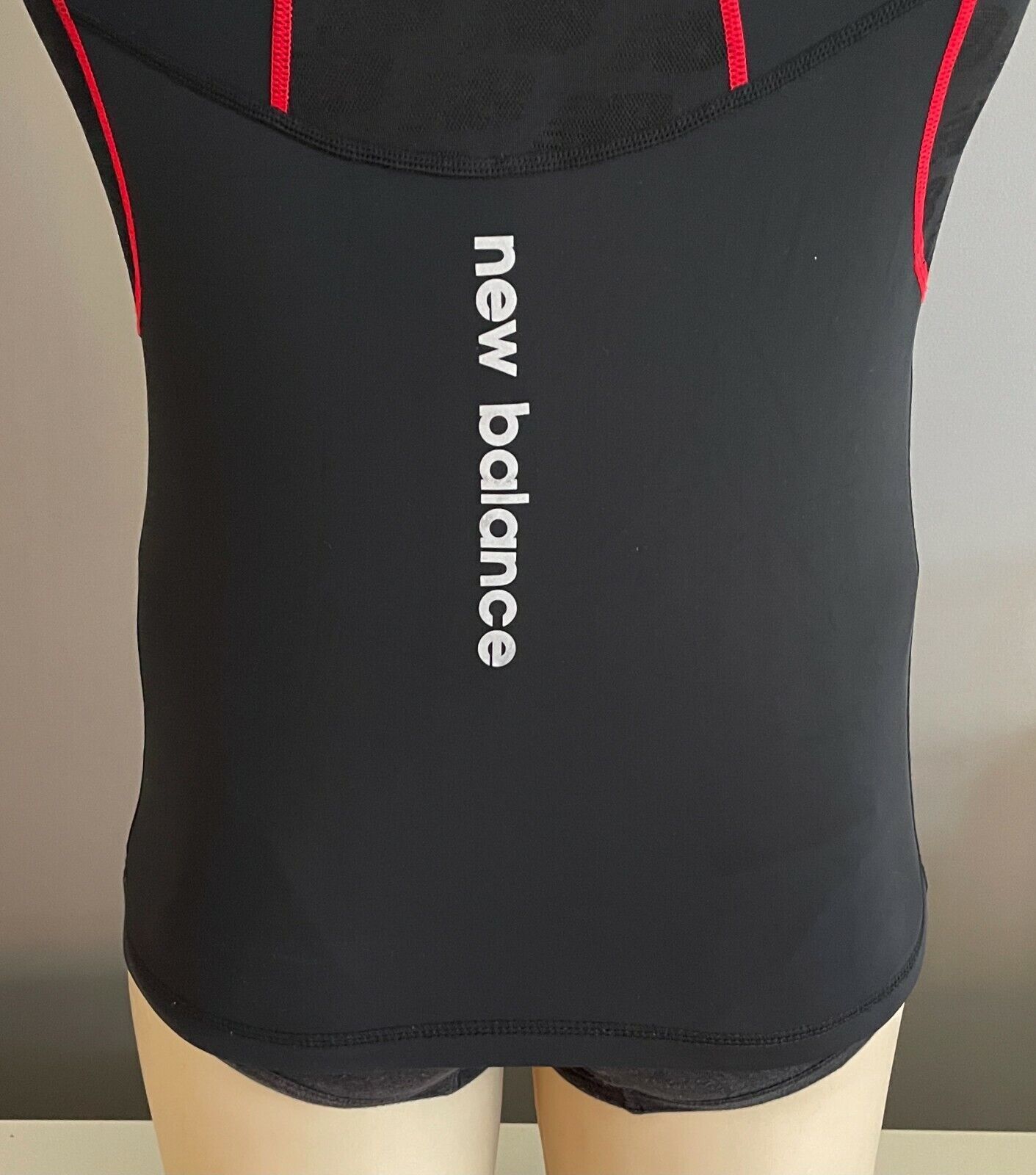 NEW BALANCE T Shirt Black Red Trim Short Sleeve Compression Top Mens Size M NEW