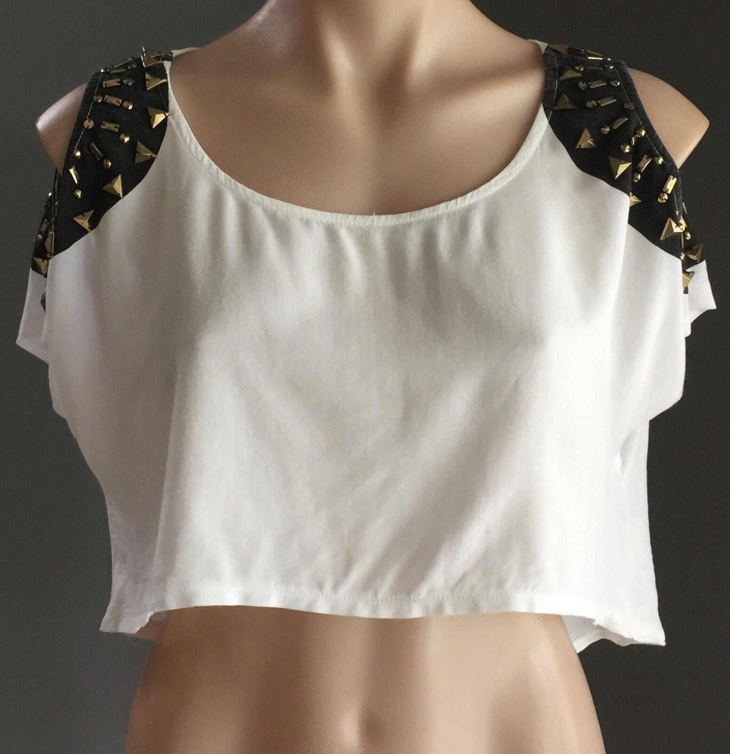 HE DOESN'T KNOW WHY Dip Hem Top White Black Trim Cut Out Sleeve Sz 6 AU 8 10 NEW