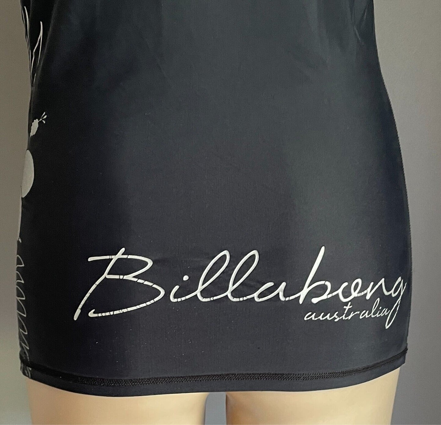 BILLABONG Rash Vest Size 10 Black With Silver Tropical Logo Print Short Sleeves
