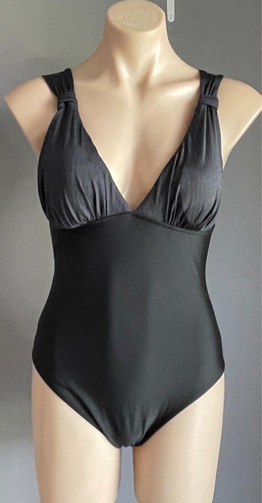 CUPSHE Black V-Neck One Piece Swimsuit Size L Twisted Back Contrast Rib Fabric