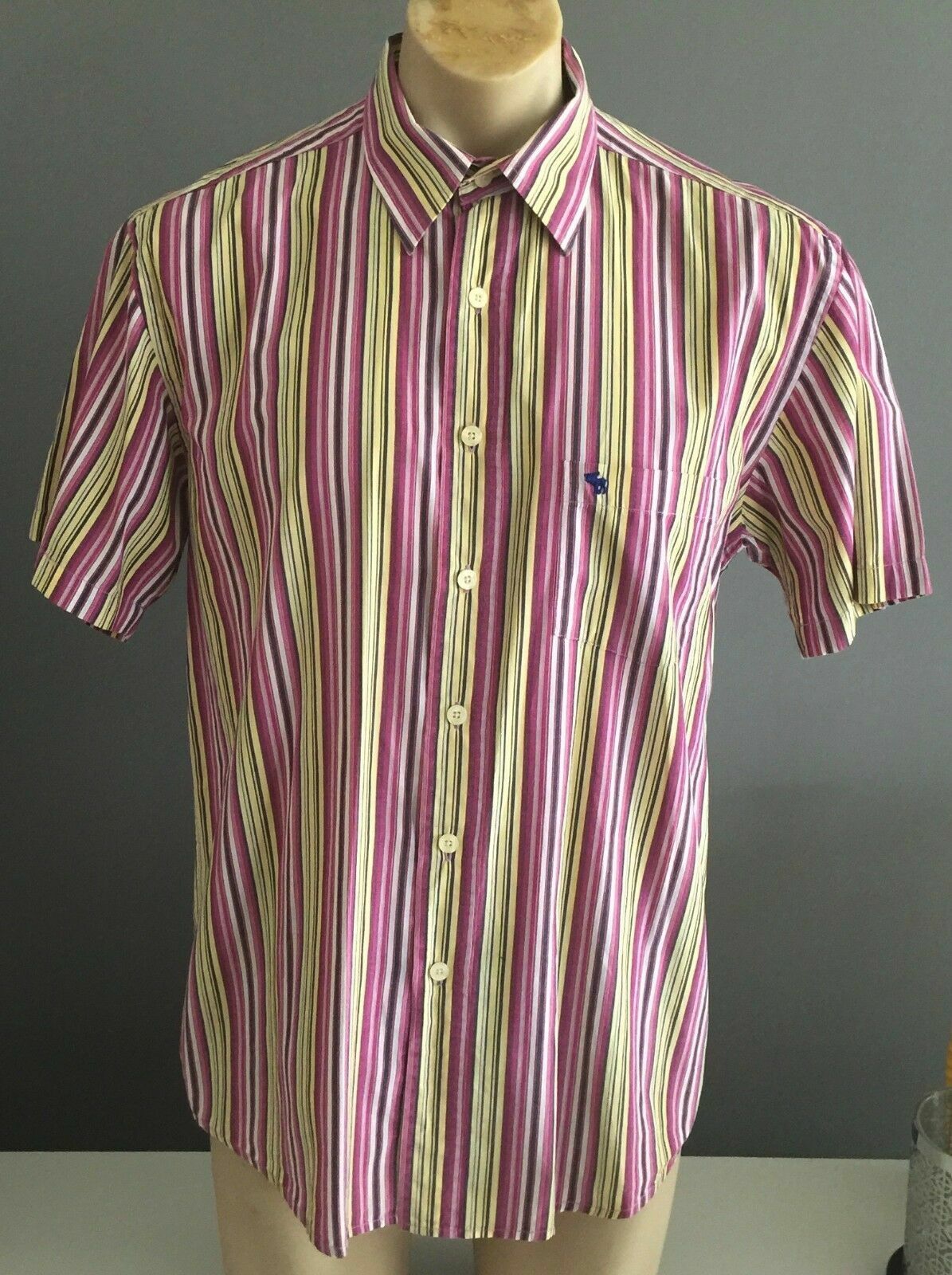 ABERCROMBIE & FITCH Short Sleeve Shirt Pink Yellow & Black Mens Size M NEW