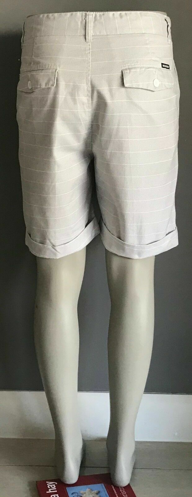 Casual Shorts HURTLE Mens Light Grey & White Stripe Cuffed Hem Size M