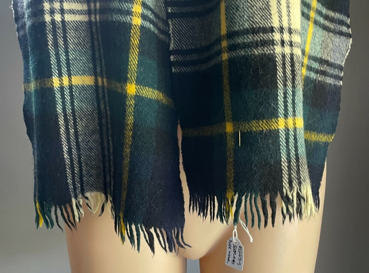 HILLTOP BRAND Neck Scarf 1960s w Fringe Wool Knit Green Check Tartan Mens Vtg