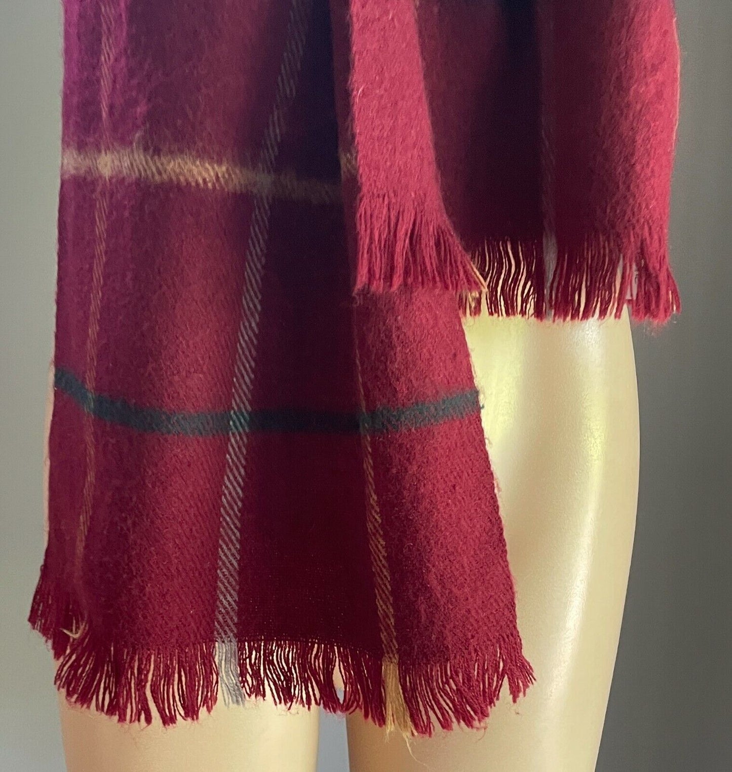 Mens Neck Scarf w Fringe Acrylic Knit Scarf Burgundy Check Plaid Vintage NEW