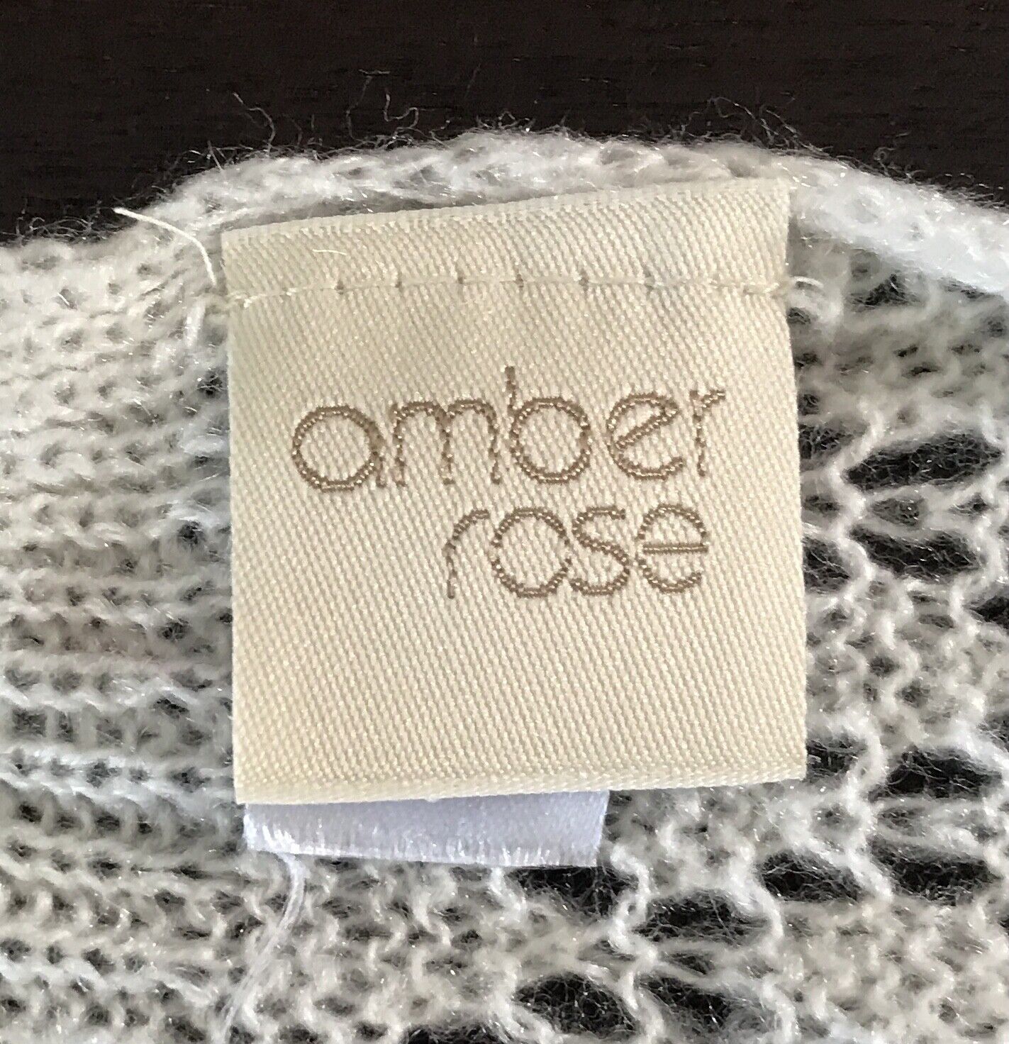 AMBER ROSE Neck Scarf Off White Decorative Knit Stitch Wide Rectangle NEW