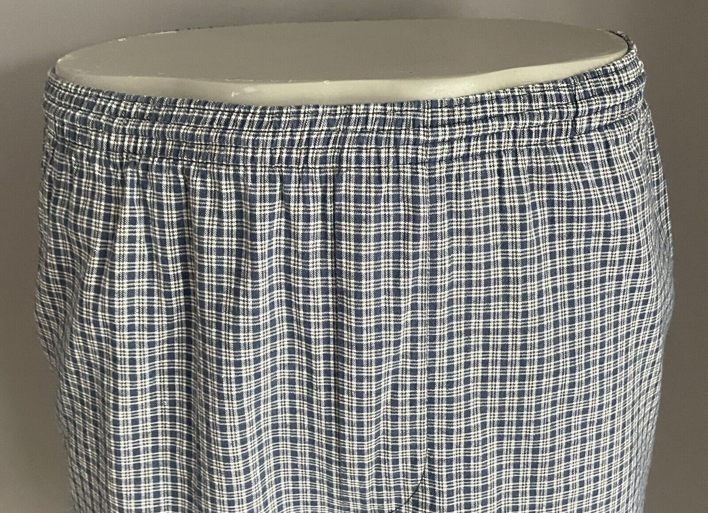 2 Pairs Mens Shorts Size L Elastic Waist Grey Black & Blue Yellow White Check